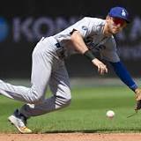 Dodgers slug 6 HRs, win 12 straight for 1st time since '76