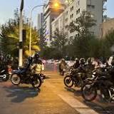 Irans polis hotar bekämpa protester med kraft