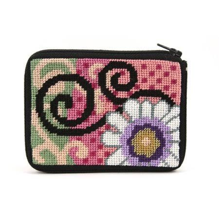 Stitch & Zip Coin / Credit Card Case Needlepoint Kit - SZ178 Daisy Swirl