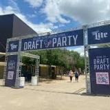 2022 NFL Draft live updates: Texans trade down from No. 13 pick