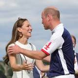 Zien: Kate Middleton en prins William worden zoenend gespot tijdens polowedstrijd